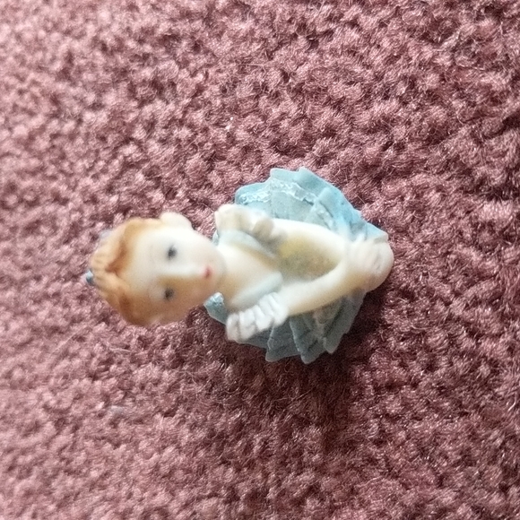 11 Small Ballerina Figurines - Picture 5 of 12